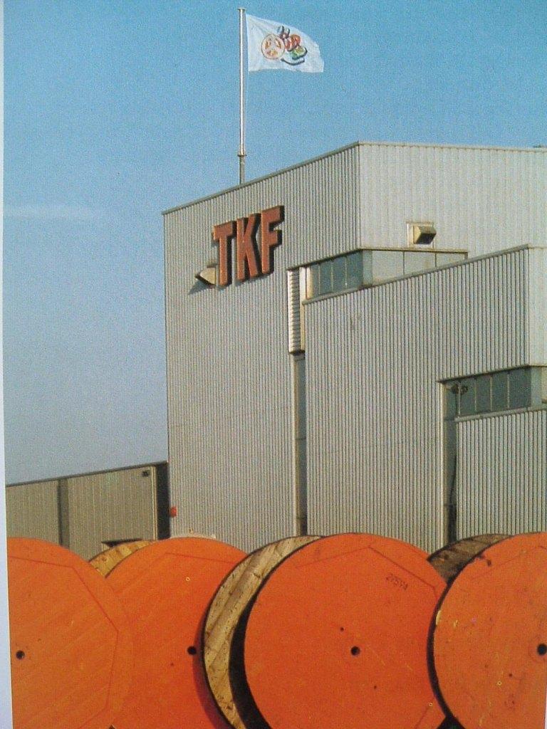 60 jaar Twentsche Kabelfabriek in woord en beeld., 20e eeuw of later, H. Schulten, Ophalen of Verzenden, Zo goed als nieuw