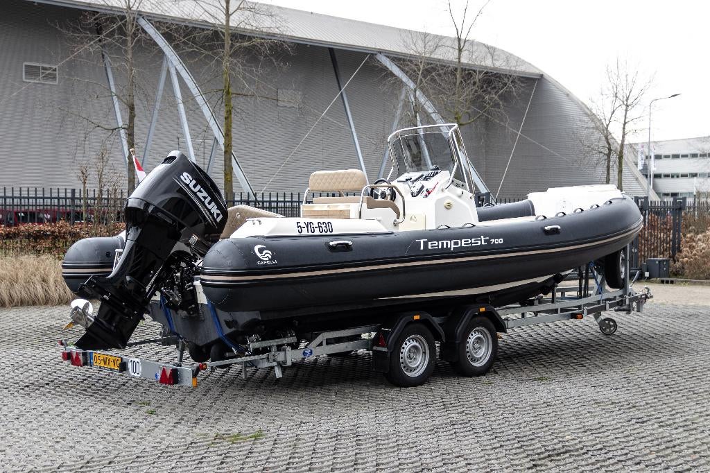 Capelli Tempest 700 2020 complete set/240 uur/perfect, Watersport en Boten, Rubberboten, Zo goed als nieuw, Benzine, 200 pk of meer