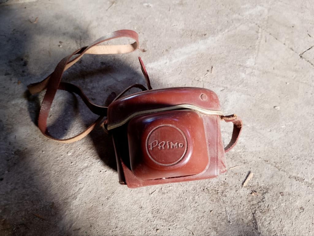 Oude fotocamera met leren tasje, Ophalen of Verzenden, Gebruikt, Compact, Overige Merken