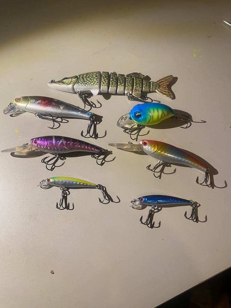 Jerk en crankbait set 7 stuk verschillende grote en kleuren, Watersport en Boten, Hengelsport | Roofvissen, Ophalen of Verzenden