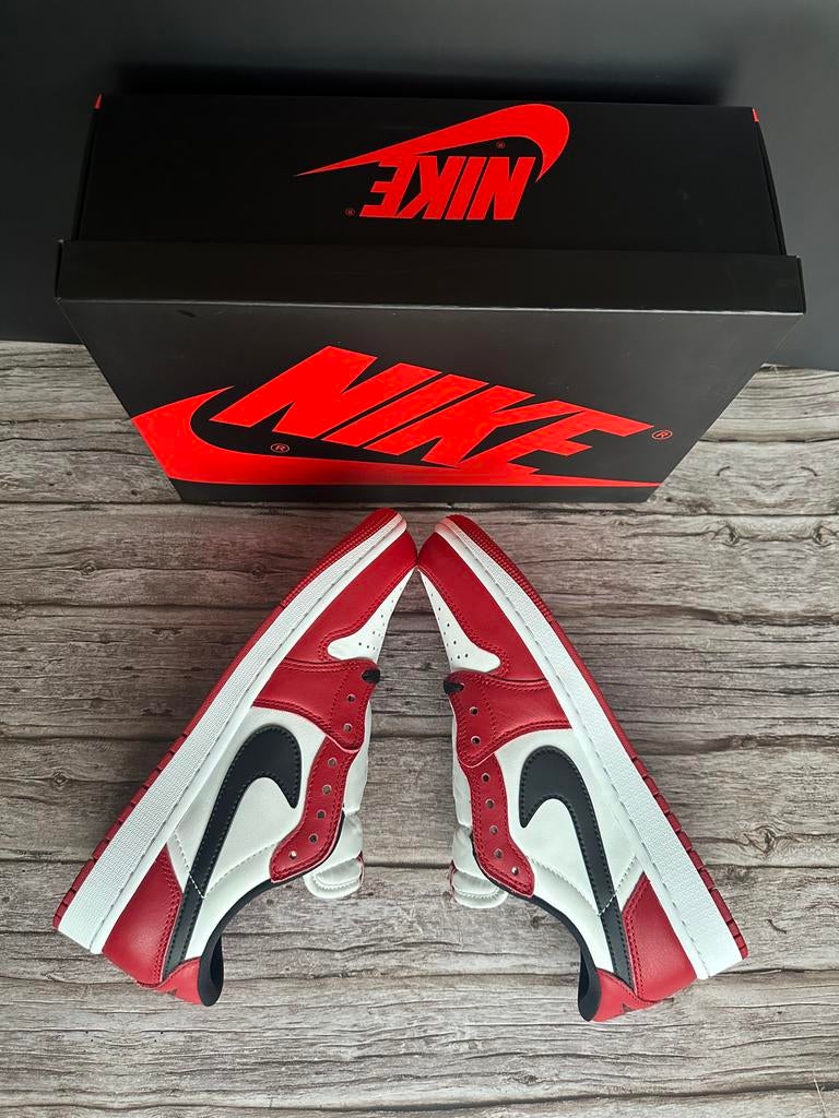 Air Jordan 1 Low Chicago - Maat 42.5, Ophalen of Verzenden, Nieuw, Wit, Sneakers of Gympen