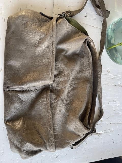 FRED DE LA BRETONIERE SET TAS + PORTEMONNEE - GRIJS, Sieraden, Tassen en Uiterlijk, Tassen | Damestassen, Gebruikt, Handtas, Grijs