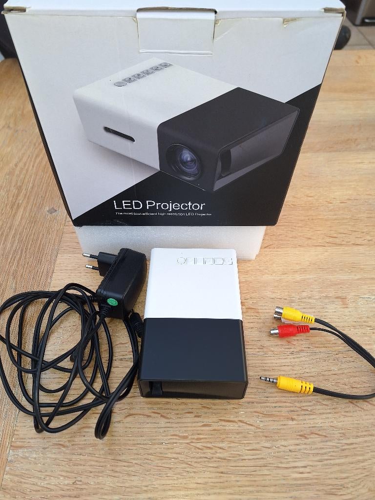 Beamer nieuw, Ophalen of Verzenden, Nieuw