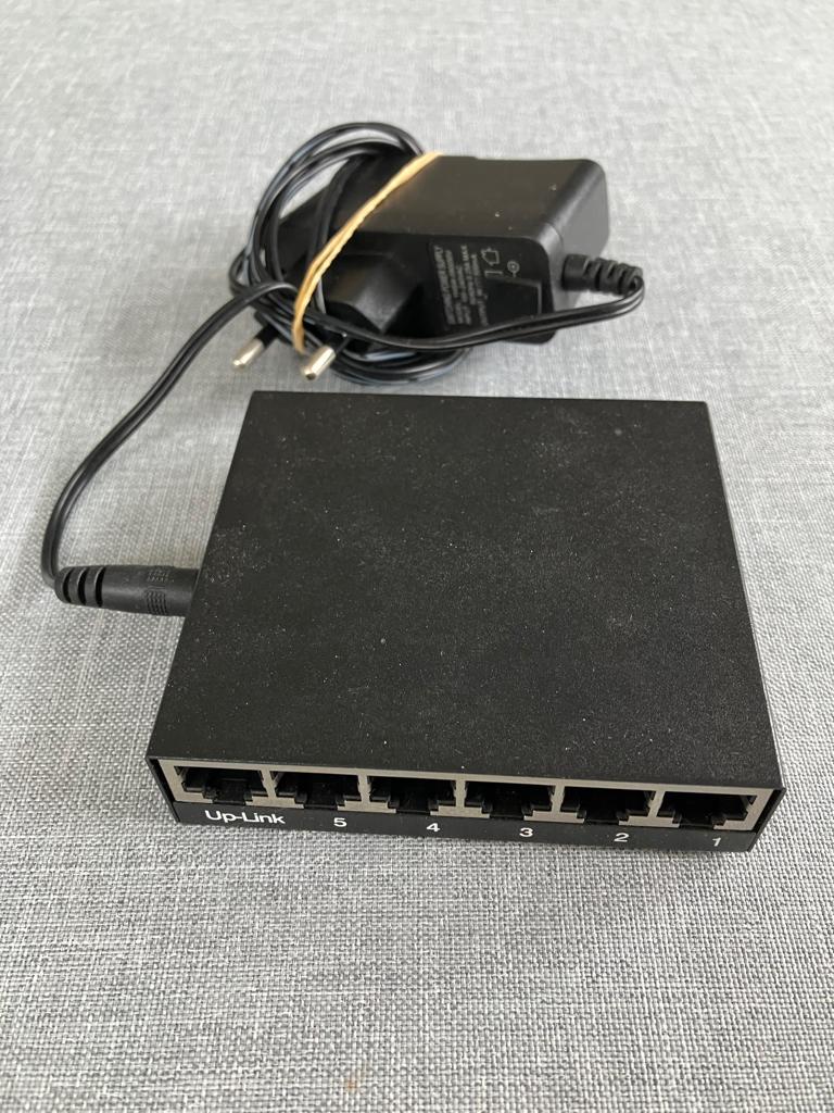 Eminent Networking Switch EM1030, Ophalen of Verzenden, Gebruikt