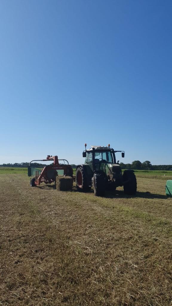 Biologische hooi en kuil balen, Ophalen