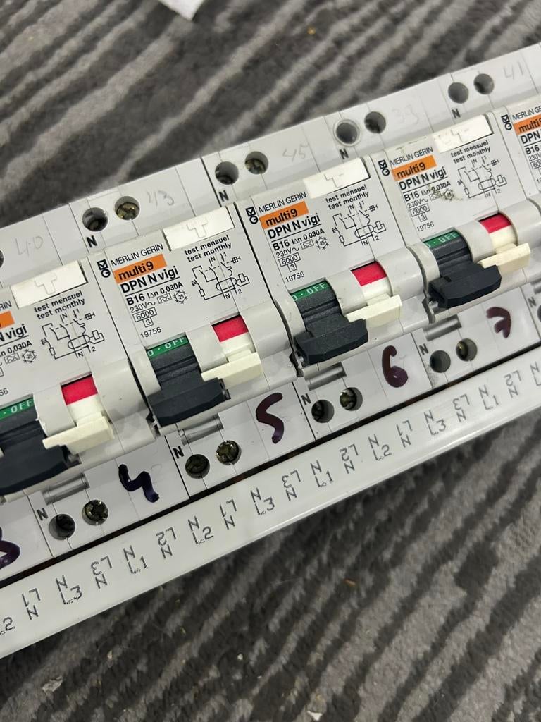 Merlin gerin aardlekautomaat b16, Ophalen of Verzenden, Gebruikt, Overige typen