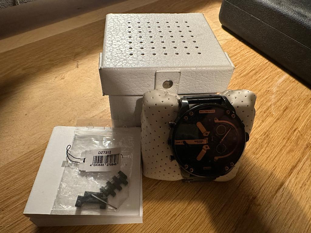 Diesel Mr Daddy 2.0 horloge – DZ7312, Staal, Staal, Polshorloge, Zo goed als nieuw