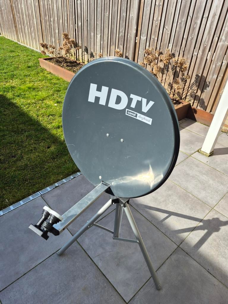 Schotel antenne, met statief en satfinder, Ophalen, Gebruikt, (Schotel)antenne-accessoires, Overige merken