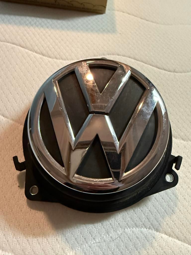 Volkswagen Golf 6 Achterklep Klaplogo Embleem, Gebruikt, Achterklep, Volkswagen, Ophalen of Verzenden