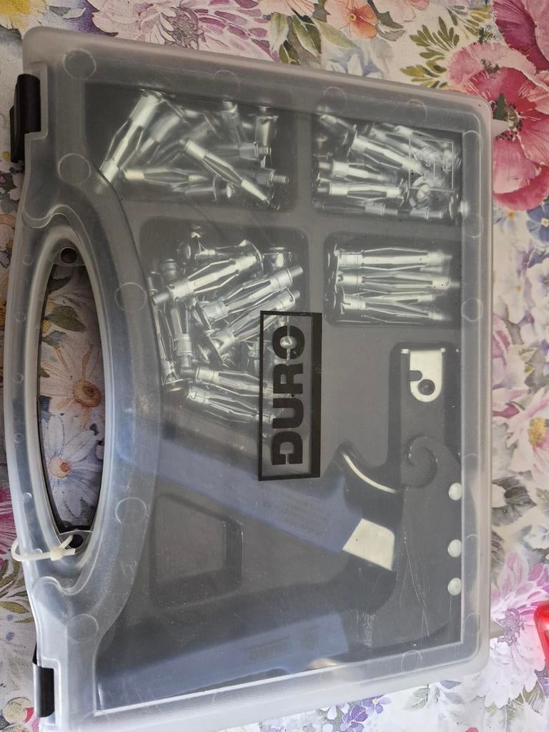 Duro Pluggenset voor Spouwmuren 72-delig, Ophalen of Verzenden, Zo goed als nieuw