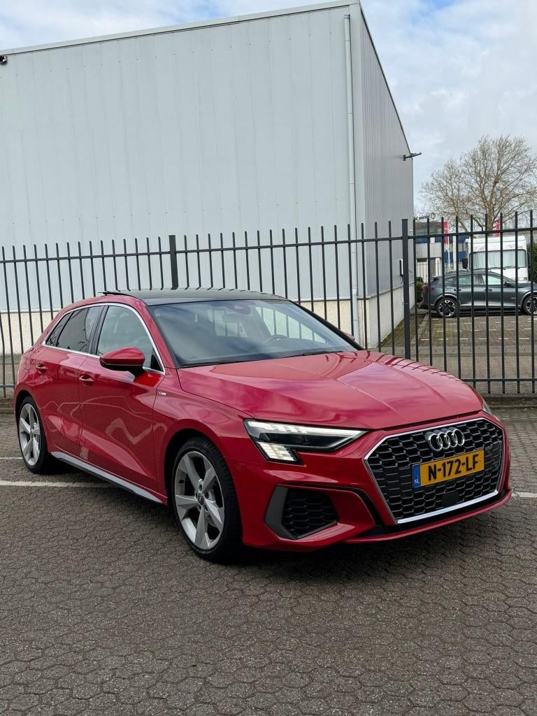 Audi A3 Sportback 35 TFSI 3x S-Line/PANO/MATRIX/AUT, Auto's, Audi, USB, 4 cilinders, 150 pk, Leder en Stof