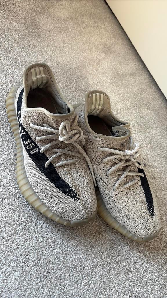 Yeezys, Ophalen of Verzenden, Zo goed als nieuw, Sportschoenen, Beige