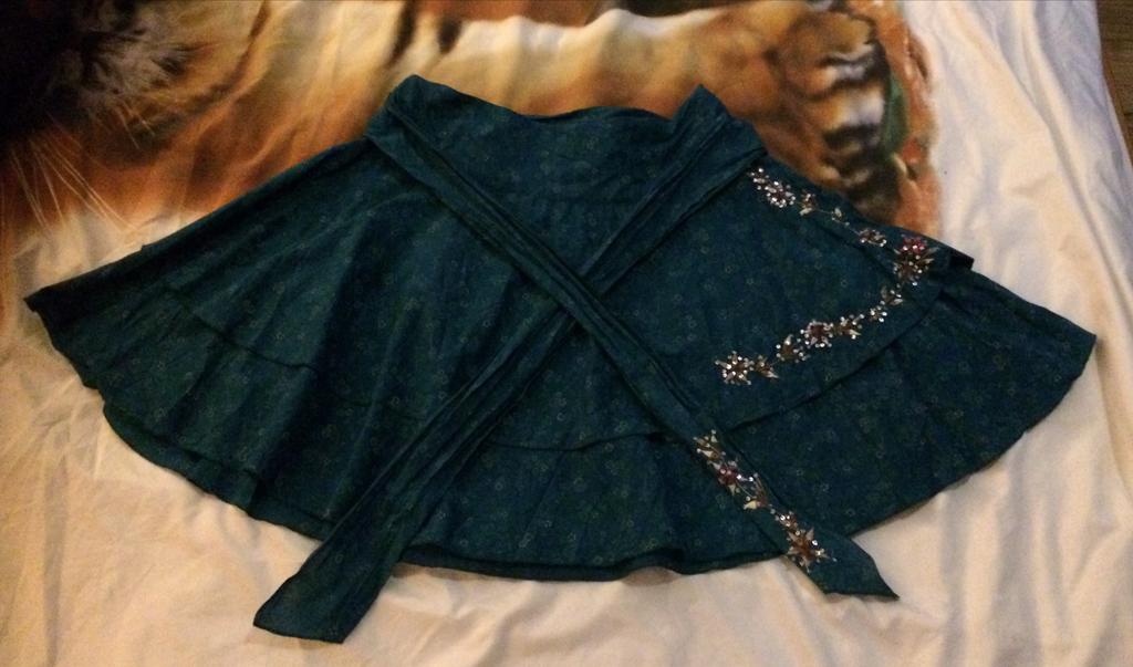 Petrol klokkende rok met bloemetjes - Maat 40, Kleding | Dames, Maat 38/40 (M), Blauw, Ophalen of Verzenden, Zo goed als nieuw