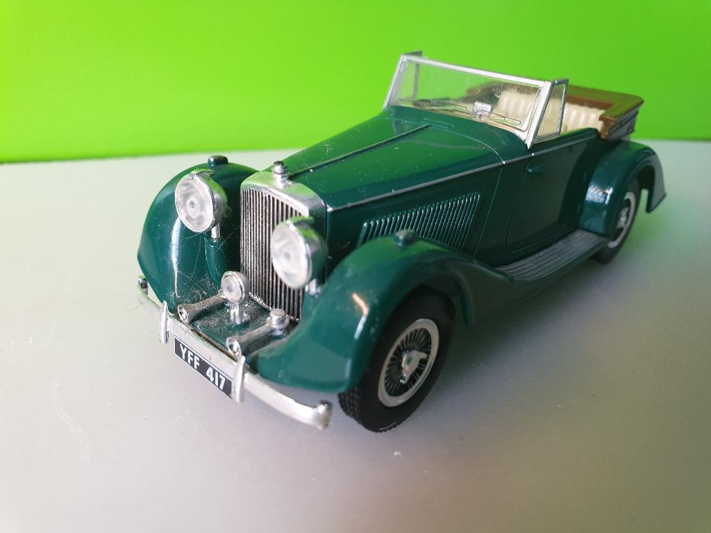 Universal Hobbies - Bentley 4 1/4 Litre James Bond [grn]1/43, Ophalen of Verzenden, Gebruikt, Auto, Universal Hobbies
