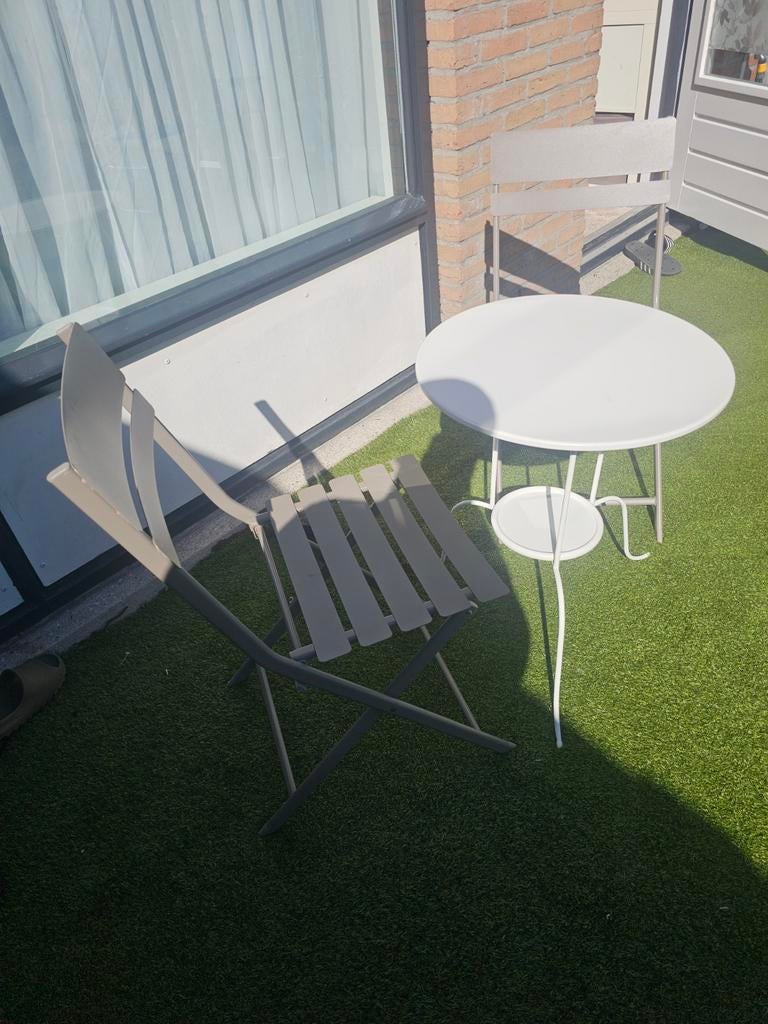 JYSK Balkonset: 2 stoelen en tafel, Tuin en Terras, Tuinsets en Loungesets, Aluminium, Zo goed als nieuw, Tuinset, Eettafel