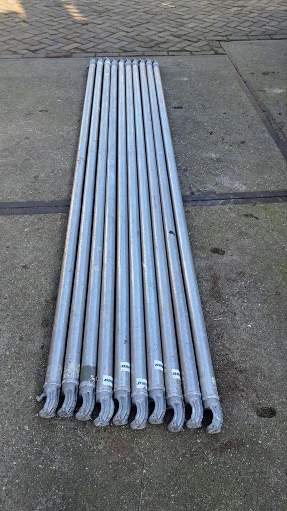 Te koop 10 rechte diagonaal schoren voor de 305 steiger, Doe-het-zelf en Verbouw, Steigers, Ophalen of Verzenden, Rolsteiger of Kamersteiger