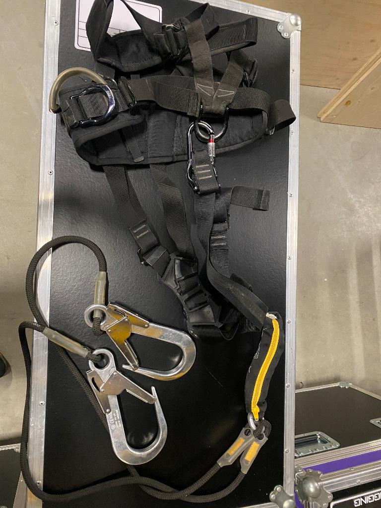 klimgordel fulbody Petzl, Ophalen of Verzenden, Gebruikt, Klimsport-accessoire