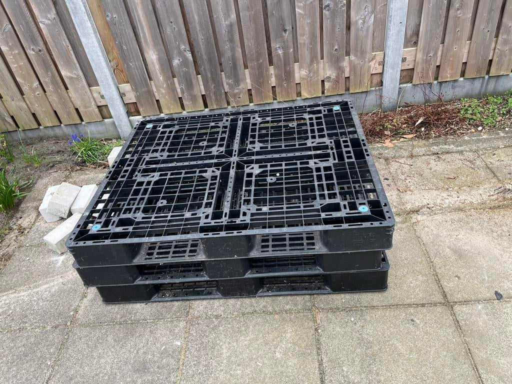 3 Stevige kunststof pallets, Tuin en Terras, Tuinhuizen, Ophalen, Zo goed als nieuw, Kunststof, Overige typen