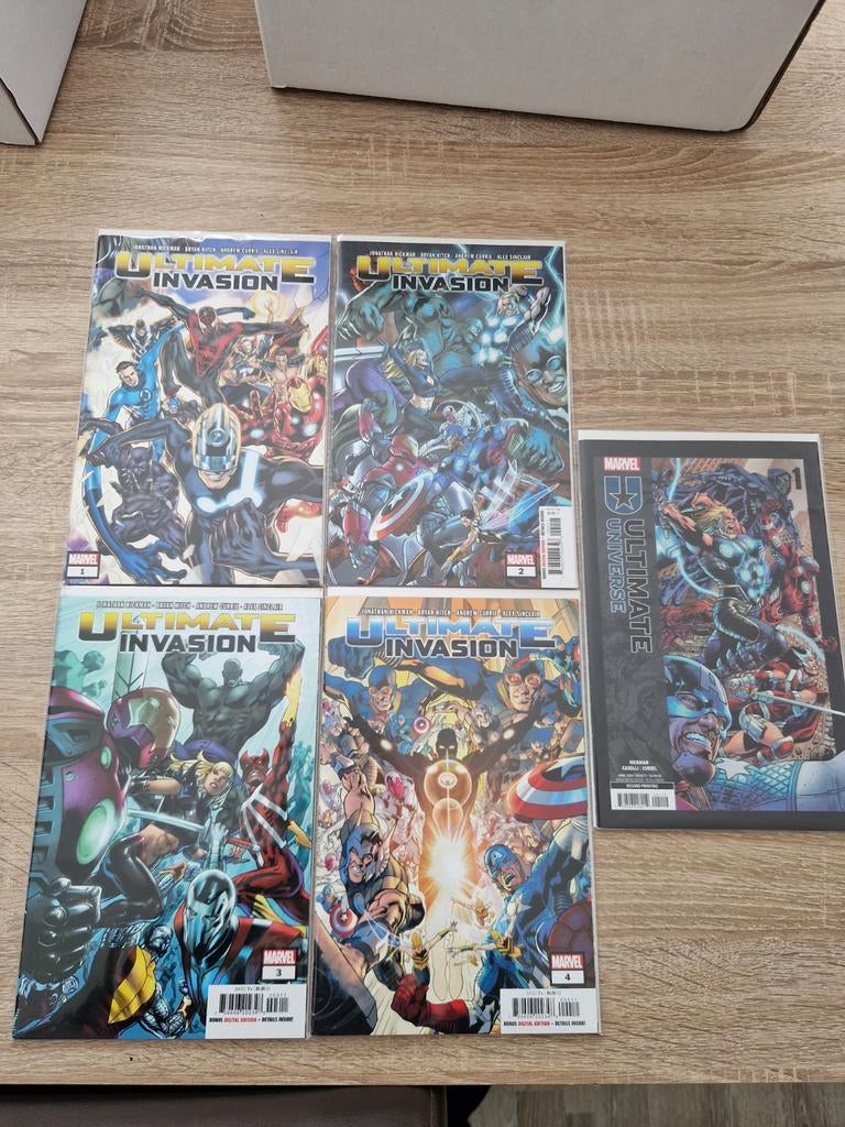 Marvel Ultimate Invasion + Ultimate Universe, Complete serie of reeks, Ophalen of Verzenden, Zo goed als nieuw, Amerika