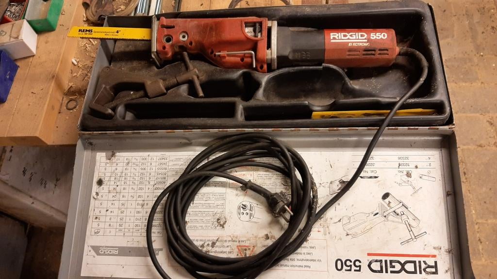 Te koop zware reciprozaag speciaal voor ijzerwerk zoals buls, 70 mm of meer, 600 tot 1200 watt, Ophalen of Verzenden, Zo goed als nieuw