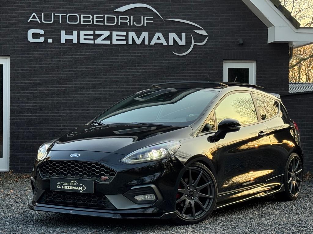 Ford Fiesta 1.5 200PK ST-3 PERFORMANCE 1E EIG DEALEROH MAXTO, Auto's, Ford, Voorwielaandrijving, Gebruikt, Zwart, 4 cilinders