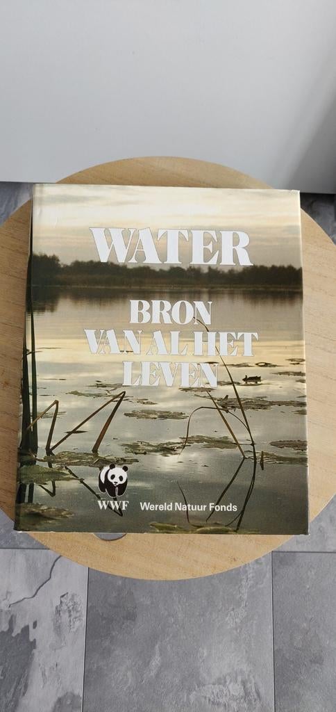 WWF Water Bron van het Leven, Boeken, Natuur, Zo goed als nieuw, Natuur algemeen, Ophalen