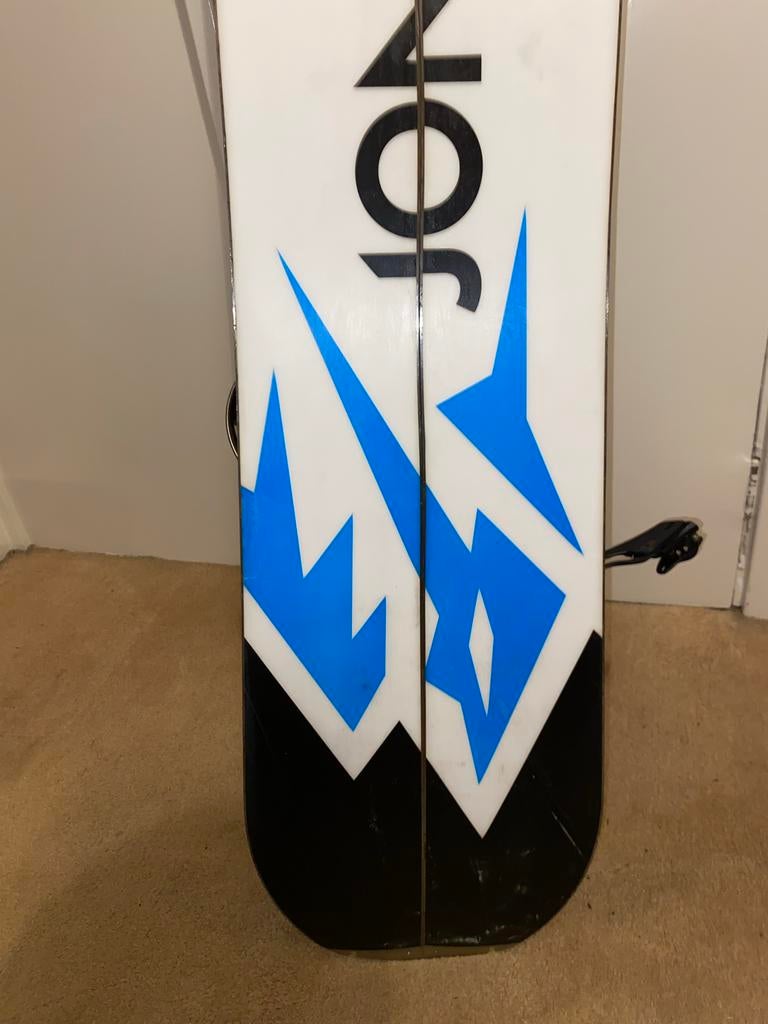 Jones Mountain Twin splitboard 2018 met skins en bindingen, Ophalen of Verzenden, Zo goed als nieuw, Board