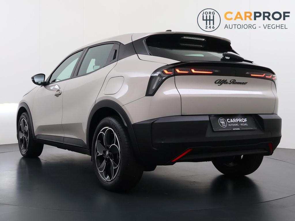 Alfa Romeo Junior Elettrica 54 kWh LMV | Apple CarPlay |, 413 km, Stof, Gebruikt, Wit