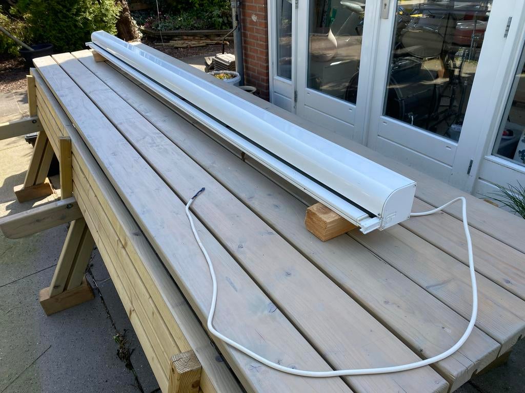 Zonnescherm, wit, 252cm breed, 131,5cm hoog, Ophalen, Gebruikt, Elektrisch, 250 cm tot 450 cm