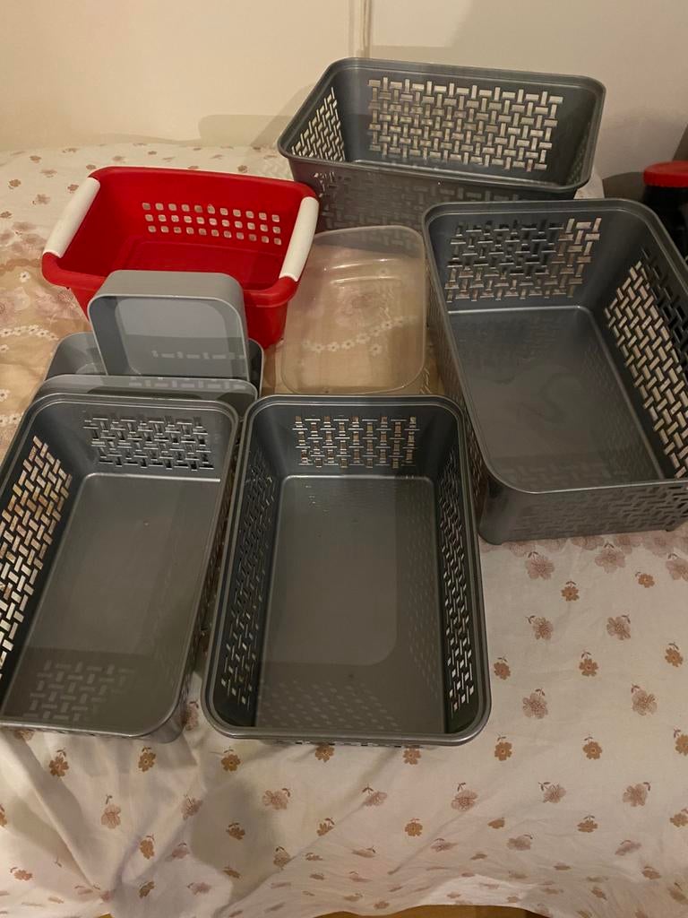 Verschillende mandjes / bakjes voor caravan of zo, Caravans en Kamperen, Ophalen of Verzenden, Zo goed als nieuw