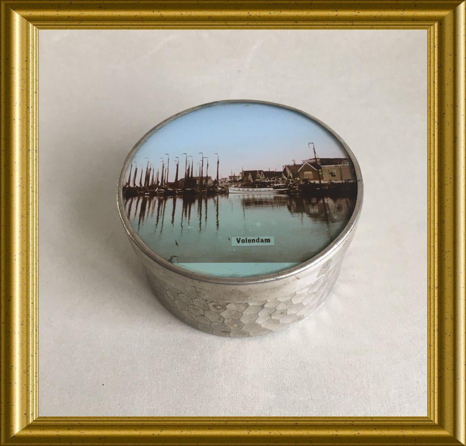 Antiek souvenir doosje : Volendam, ingelegd met parelmoer, Ophalen of Verzenden