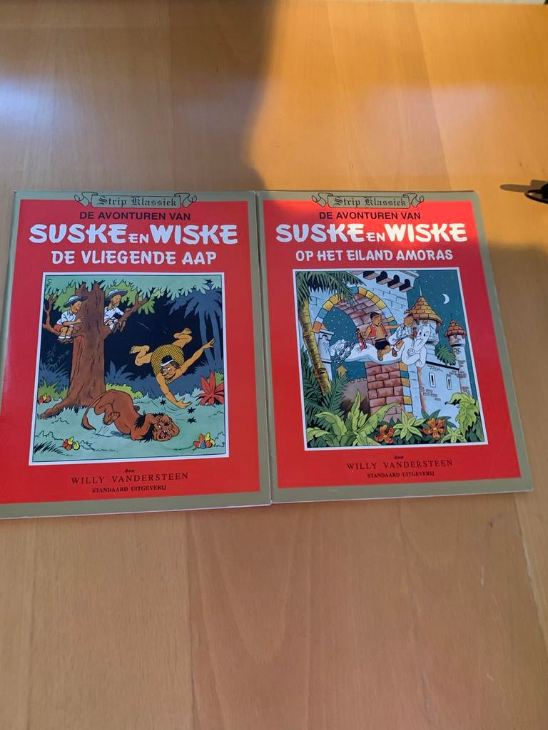 Suske en Wiske: De Vliegende Aap & Op Het Eiland Amoras, Boeken, Stripboeken, Meerdere stripboeken, Ophalen of Verzenden, Gelezen