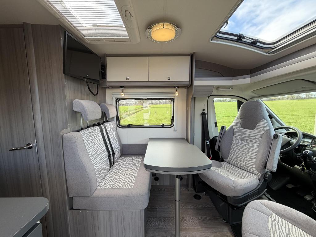 Hobby Optima On Tour Edition V65GE, Compact Model, Euro 6, Caravans en Kamperen, Campers, Ringverwarming, Hobby, Bedrijf, Tot en met 3