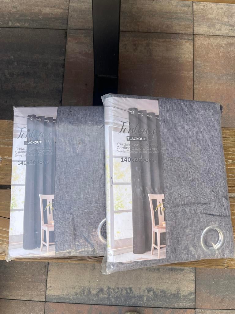 2 sets gordijnen 140x260cm, Huis en Inrichting, Stoffering | Gordijnen en Lamellen, 100 tot 150 cm, 200 cm of meer, Zwart, Nieuw