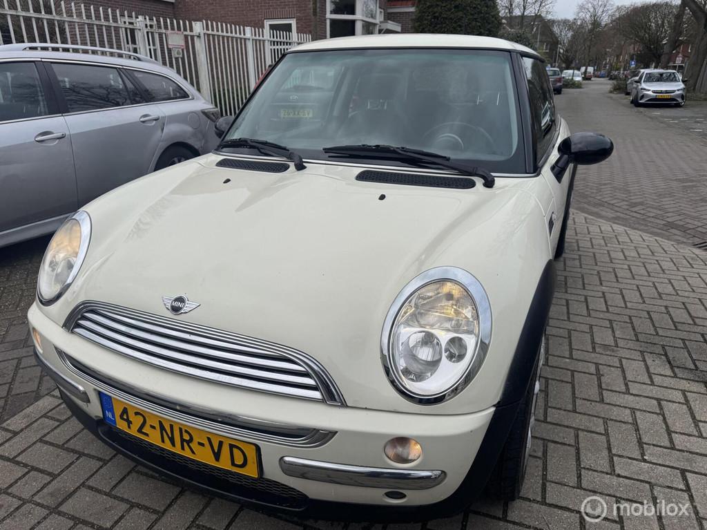 Mini Mini 1.6 Cooper, Voorwielaandrijving, Gebruikt, 4 cilinders, 4 stoelen
