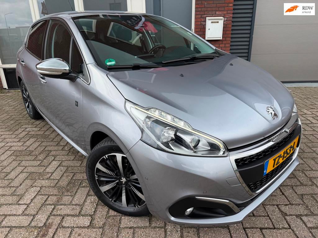 Peugeot 208 1.2 PureTech Tech Edition / Navi / Camera / PDC, Auto's, Voorwielaandrijving, Stof, Gebruikt, 1199 cc