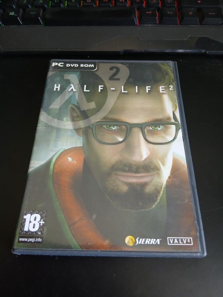 Half life 2 pc cd rom 3348542194922, Spelcomputers en Games, Shooter, 1 speler, Ophalen of Verzenden, Zo goed als nieuw