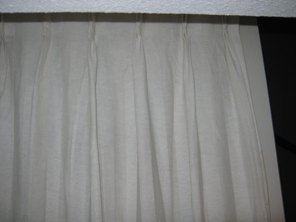 Hema gordijn van 2.05 breed en 1.12 hoog ., 100 tot 150 cm, Ophalen of Verzenden, Zo goed als nieuw, 200 cm of meer