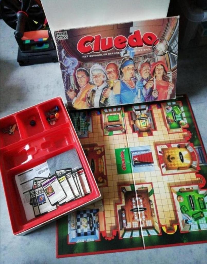 Cluedo, bordspel, Vijf spelers of meer, Ophalen of Verzenden, Zo goed als nieuw