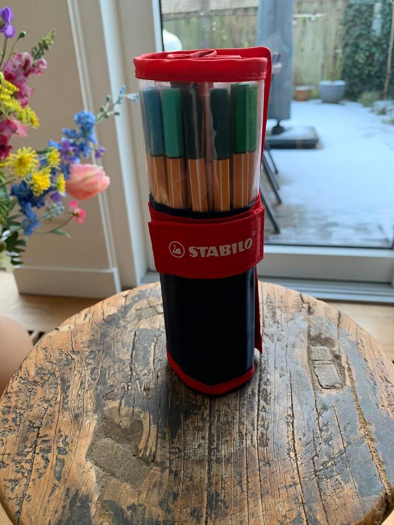Stabilo point 88 viltstiften in oprolbaar etui, Hobby en Vrije tijd, Tekenen, Gebruikt, Potlood of Stift, Ophalen of Verzenden