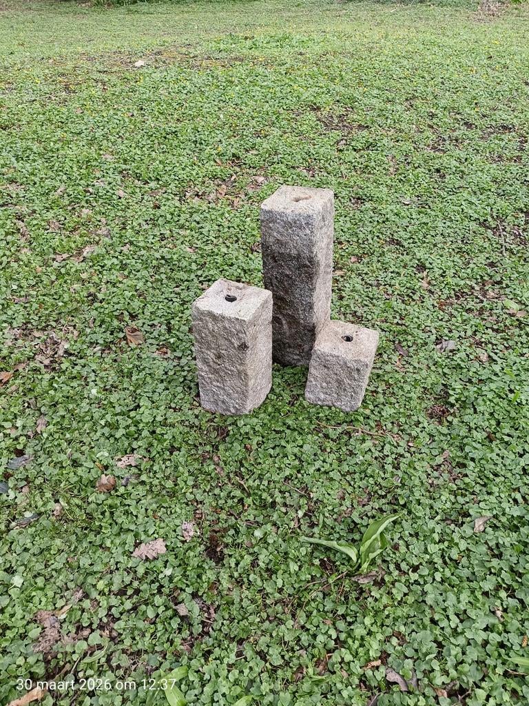 Fontijn zuiltjes, water ornament, Ophalen, Gebruikt, Graniet, Waterornament