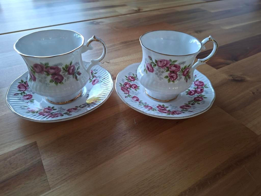 Willy's Pottery Bon China kop en schotel - 2 stuks, Antiek en Kunst, Antiek | Porselein, Ophalen