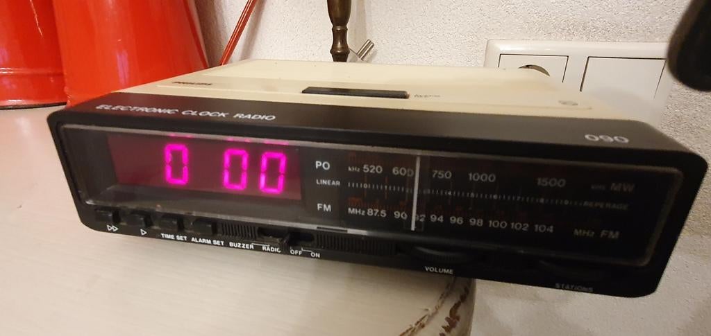 Vintage retro Philips 090 wekkerradio, Ophalen of Verzenden, Gebruikt, Digitaal