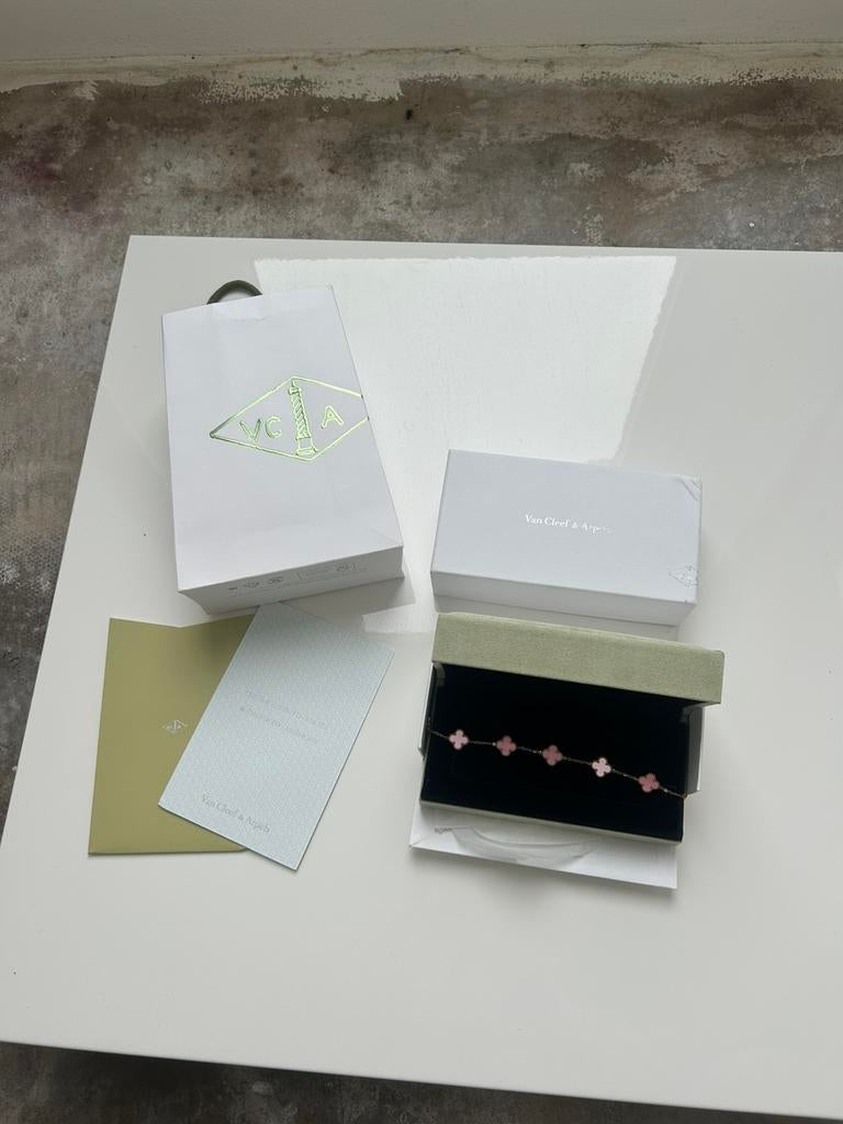 Van Cleef & Arpels armband goud - roze, Ophalen of Verzenden, Nieuw, Goud