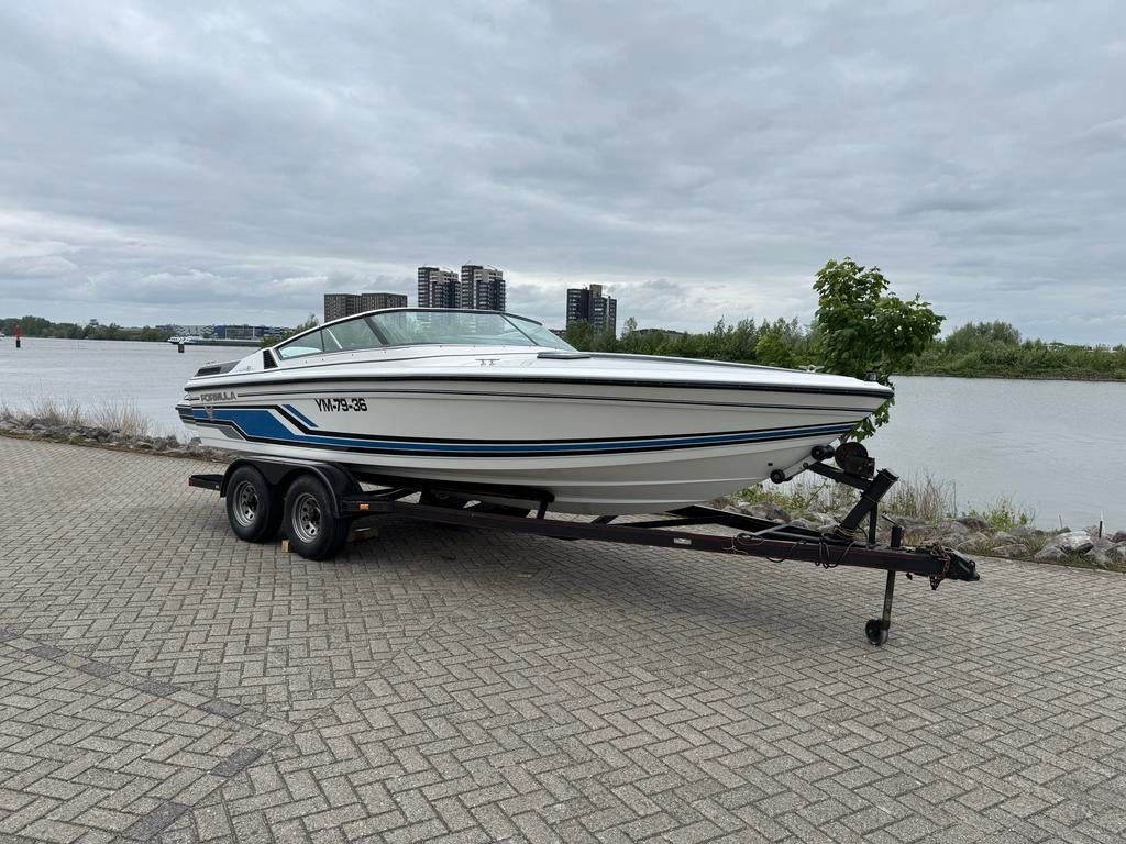 Formula 206LS Speedboot (Zo goed als nieuw), Watersport en Boten, Ophalen, Binnenboordmotor, 6 meter of meer, Zo goed als nieuw