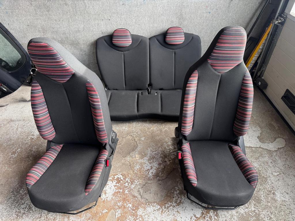 Peugeot 108 c1 Aygo bekleding set met airbag nw staat, Auto-onderdelen, Ophalen, Citroën