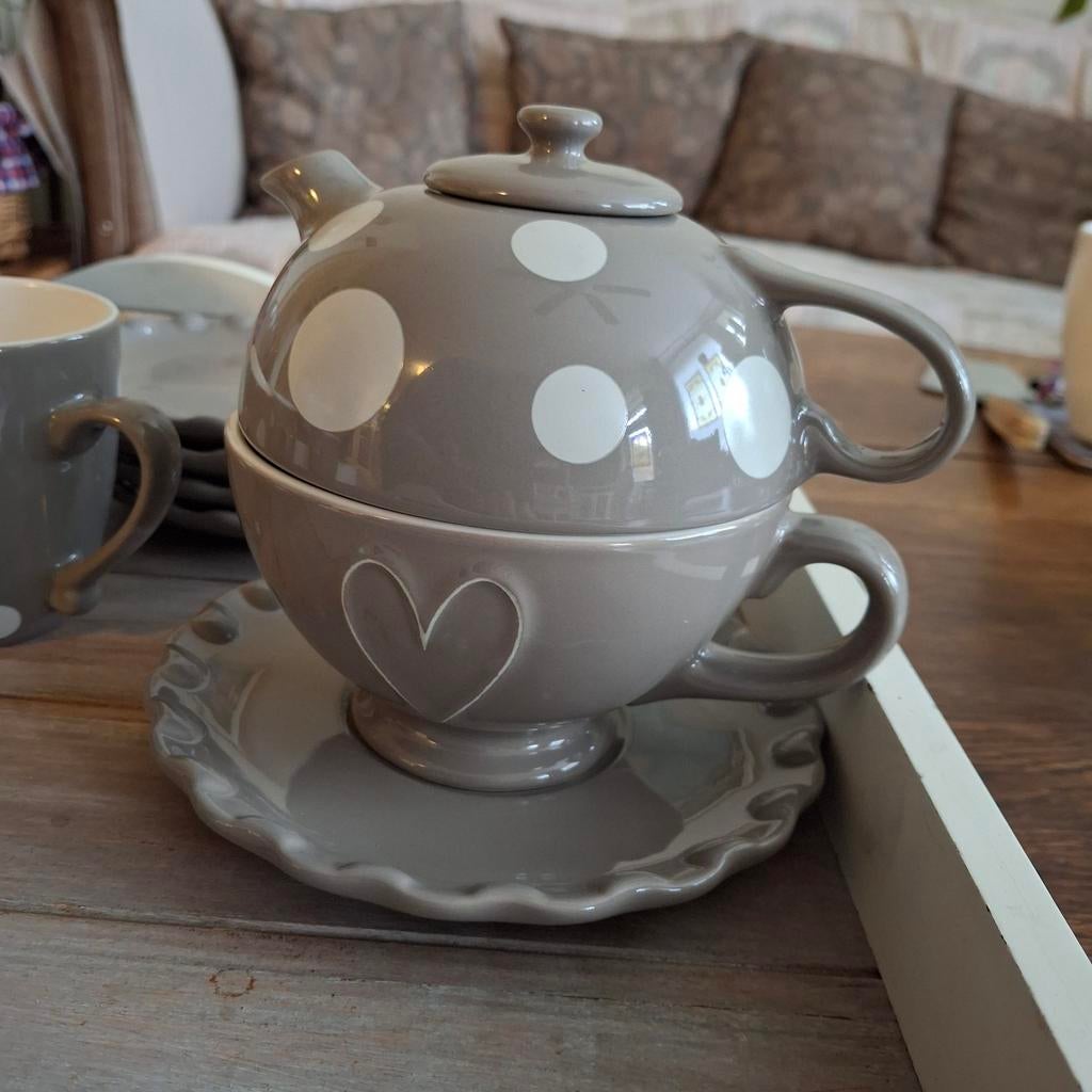 Merk Bastion Leuke theepot met mokjes en chocolade kommen., Huis en Inrichting, Keuken | Servies, Ophalen of Verzenden