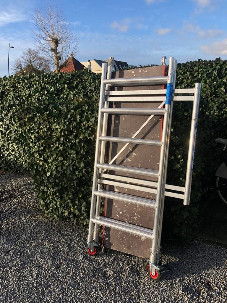 Kamer steiger klussteiger te huur 15,- per week huren, Ophalen, Zo goed als nieuw, Rolsteiger of Kamersteiger, 5 meter of hoger