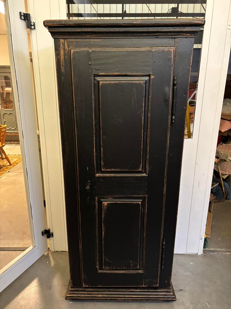 Antiek Brocante eendeurskast / buffetkast / kledingkast, Huis en Inrichting, Ophalen, Studio Larilo, Studiolarilo@gmail.com, Zo goed als nieuw