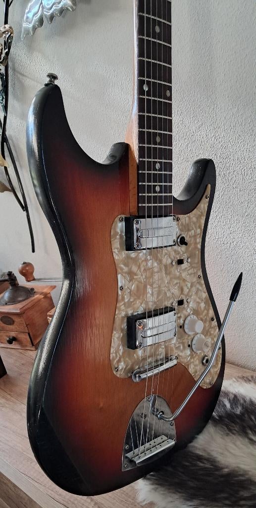 Vintage Egmond elektrische gitaar, geheel origineel, Ophalen of Verzenden, Zo goed als nieuw, Solid body, Overige merken